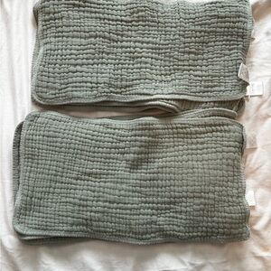 NWOT burp cloths 10 pack comfy cubs green muslin 100% cotton